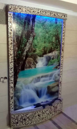 Водопад по стеклу