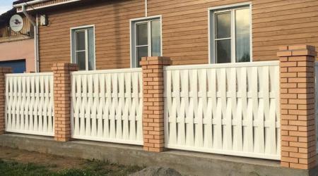 заборы из ПВХ для подсобных хозяйств и коттеджей